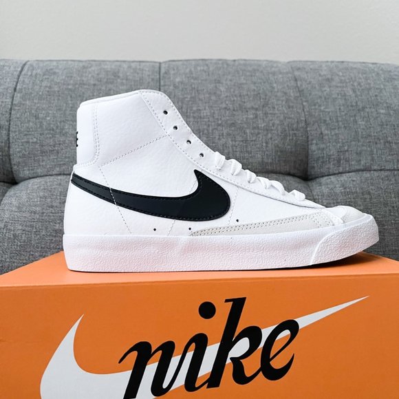 🤍🖤 Nike blazer mid white black shoes (big kids) - Picture 4 of 4